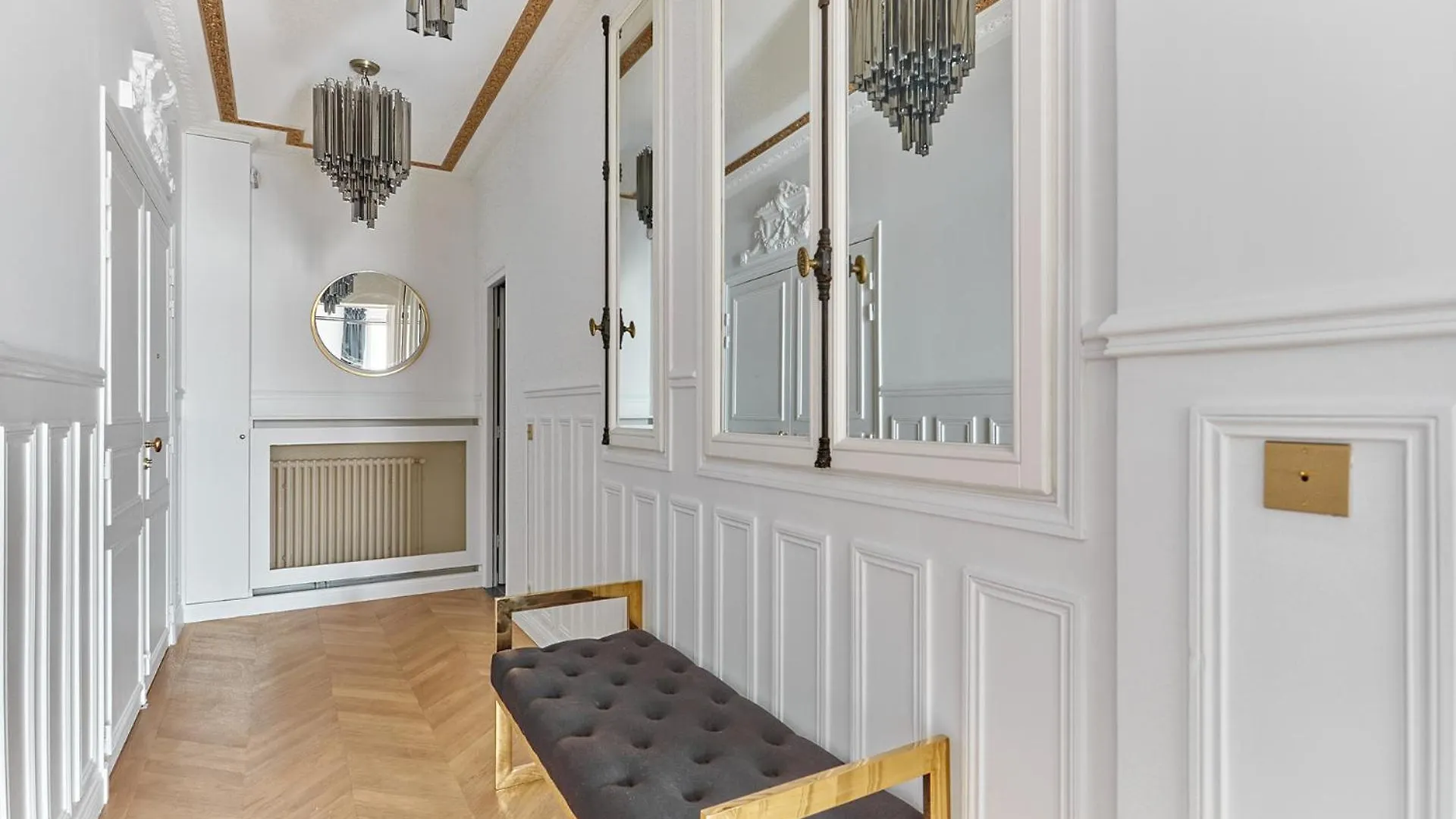 Apartment Sublime Montaigne Arc De Triomphe By Studioprestige *